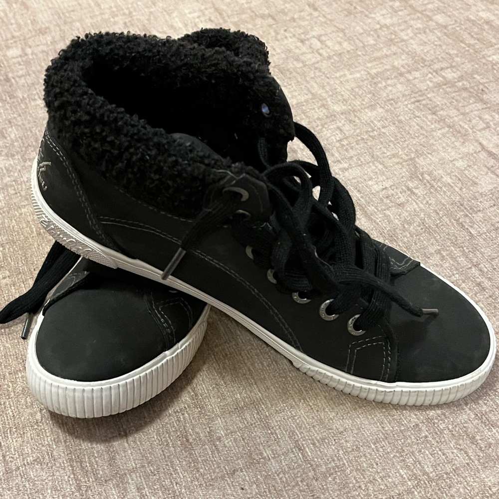 Blowfish high top with sherpa cuff - hardly worn